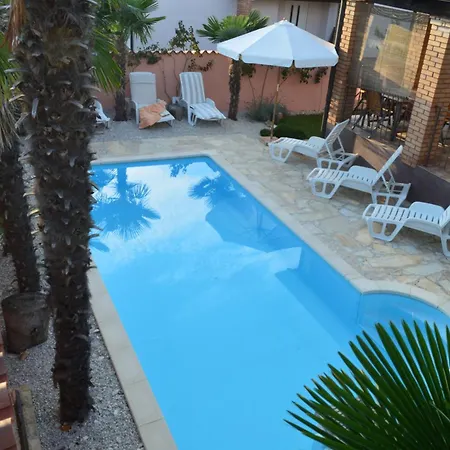 Casa vacanze Holiday Leo *